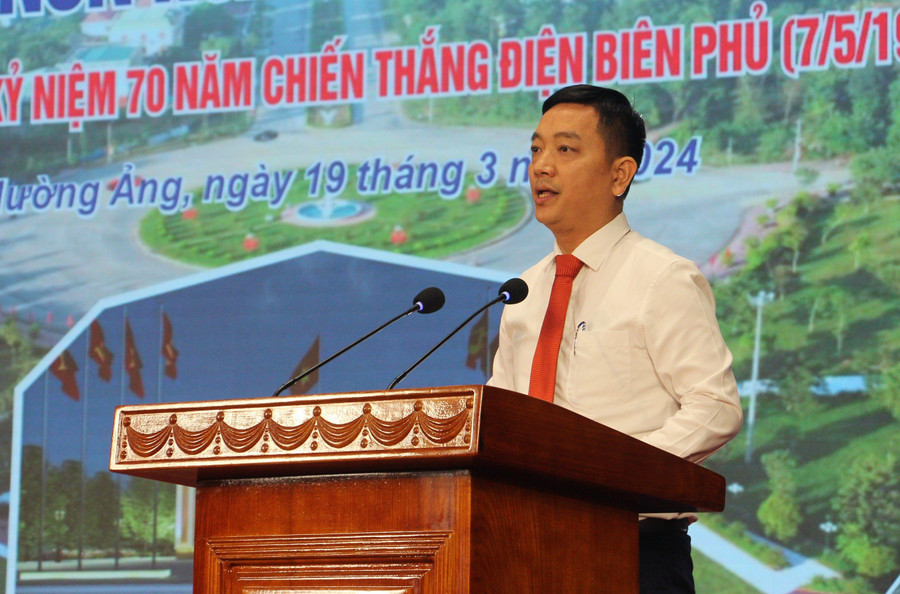 Ông Tô Trọng Thiện, Chủ tịch UBND huyện Mường Ảng phát biểu tại lễ khánh thành, bàn giao các công trình trọng điểm. Ông Tô Trọng Thiện, Chủ tịch UBND huyện Mường Ảng phát biểu tại lễ khánh thành, bàn giao các công trình trọng điểm.