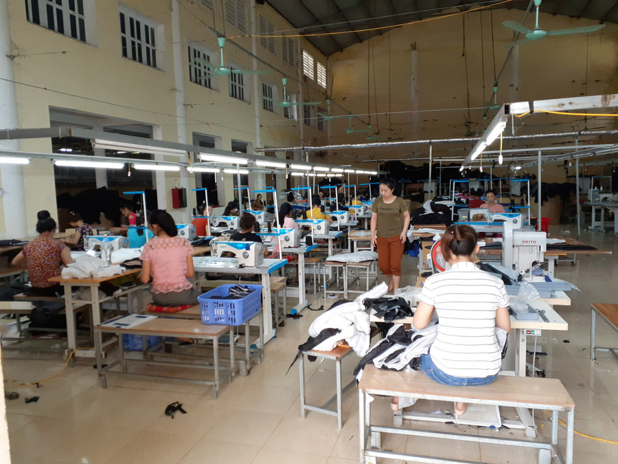 Nhà đa năng được “phù phép” thành xưởng may công nghiệp. Ảnh: TG Nhà đa năng được “phù phép” thành xưởng may công nghiệp. Ảnh: TG