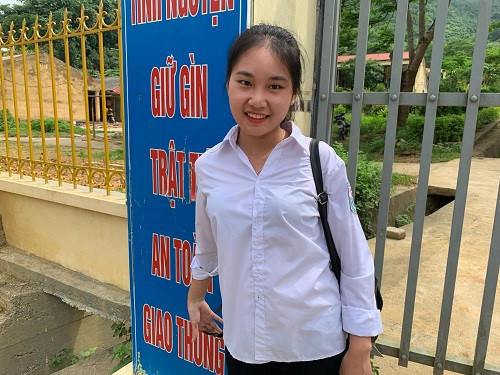 Thí sinh Nông Thị Yên sau khi kết thúc môn thi Ngữ văn Thí sinh Nông Thị Yên sau khi kết thúc môn thi Ngữ văn