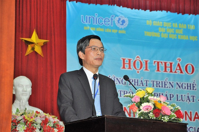 PGS.TS Hoàng Văn Hiển – Hiệu trưởng Trường ĐH Khoa học (ĐH Huế) phát biểu nhấn mạnh tầm quan trọng của Hội thảo.