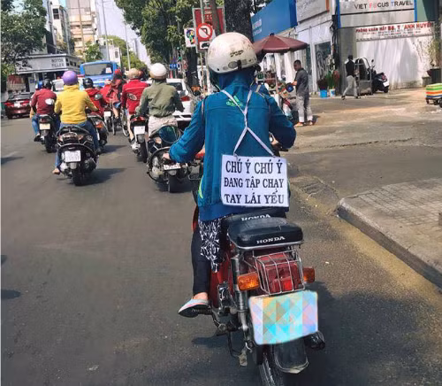 Nữ xế thành thật.