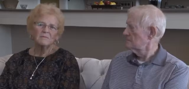  Hai người phát hiện ra mối quan hệ huyết thống trong một lần chơi golf 