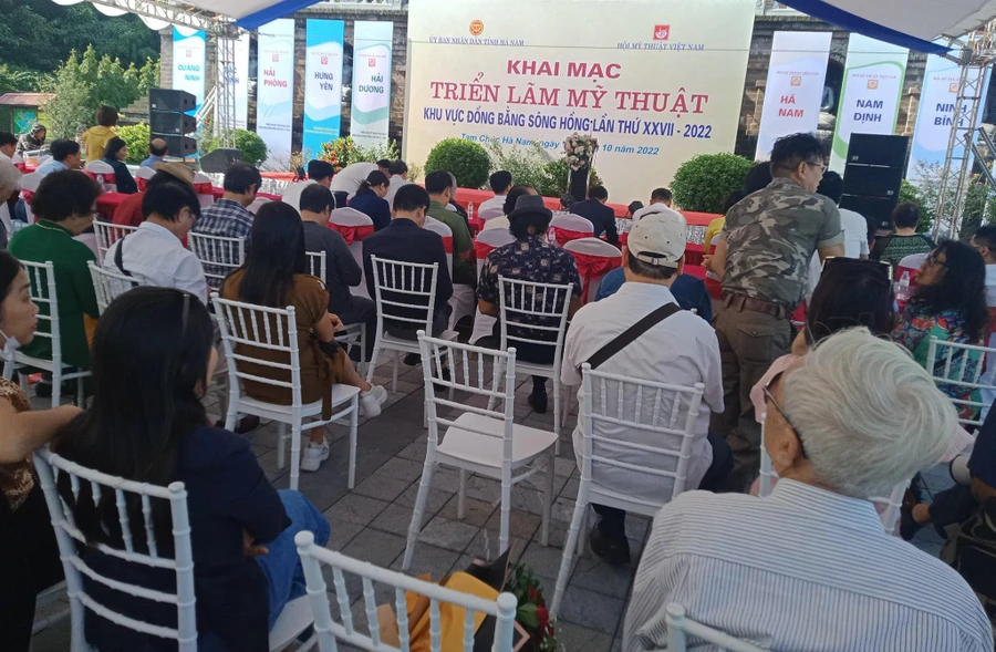 Sáng 17/10 tại Hà Nam đã khai mạc Triển lãm Mỹ thuật Khu vực Đồng bằng sông Hồng lần thứ 27.