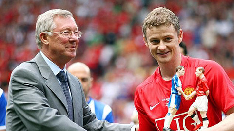 Solskjaer gọi cho Sir Alex đầu tiên sau khi được M.U bổ nhiệm