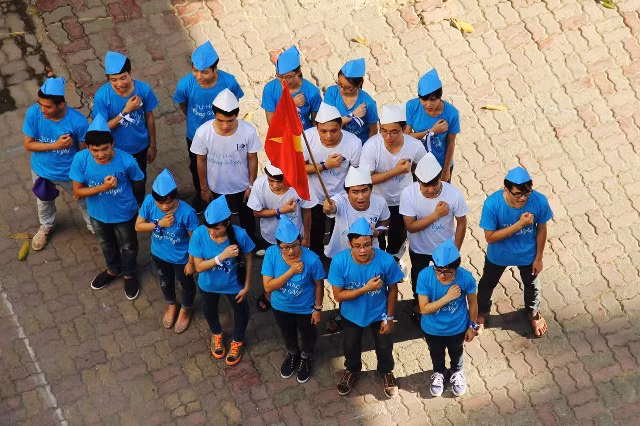 Ấn tượng UET cùng trời xanh mây trắng