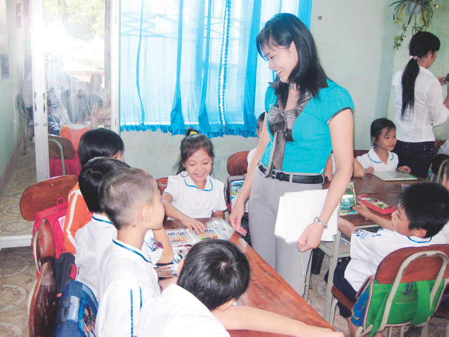 Cô trò Trường Tiểu học Danh Thắng (Hiệp Hòa, Bắc Giang). Ảnh: Nguyễn Nhung Cô trò Trường Tiểu học Danh Thắng (Hiệp Hòa, Bắc Giang). Ảnh: Nguyễn Nhung