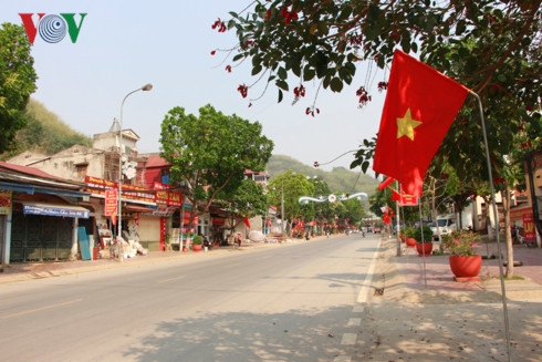 son la nang nong ky luc, cuoc song cua nguoi dan bi dao lon hinh 1