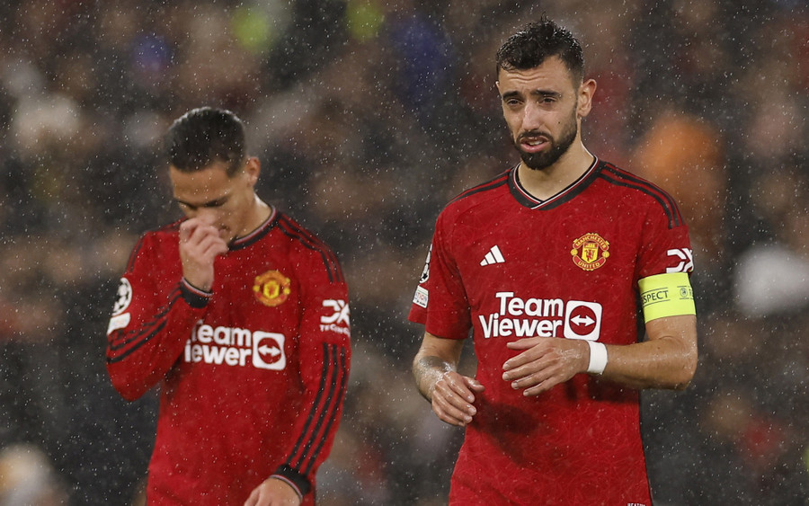 Quỷ đỏ vừa nhận thất bại thứ 2 liên tiếp ở Champions League. Quỷ đỏ vừa nhận thất bại thứ 2 liên tiếp ở Champions League.