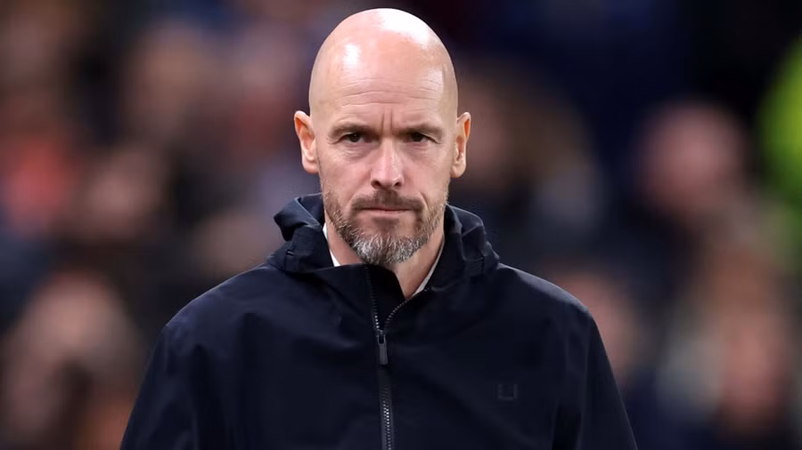 Lần này, HLV Erik ten Hag sẽ phải tự cứu chính mình.