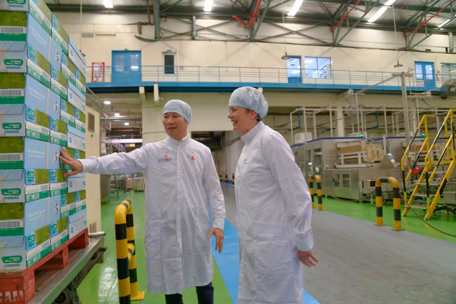 Trong hành trình 25 năm hiện diện và phát triển tại Việt Nam, FrieslandCampina luôn hướng đến mục tiêu chăm sóc sức khỏe người tiêu dùng thông qua những sản phẩm dinh dưỡng chất lượng cao