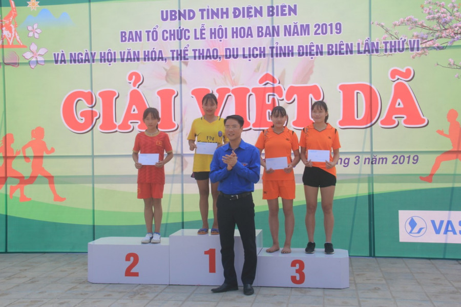 Giải việt dã 2019 là cơ hội để các thầy cô giáo, học sinh, sinh viên giao lưu, rèn luyện sức khoẻ