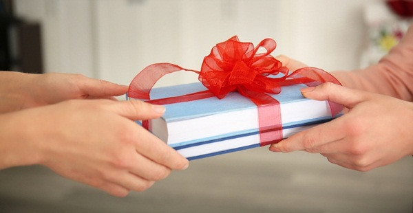 6 món đồ đại kỵ làm quà tặng nếu không cả hai người “đen xui hết kiếp”