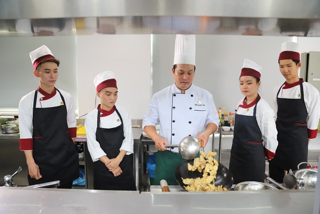 Một tiết thực hành của sinh viên Trường ĐH Nguyễn Tất Thành