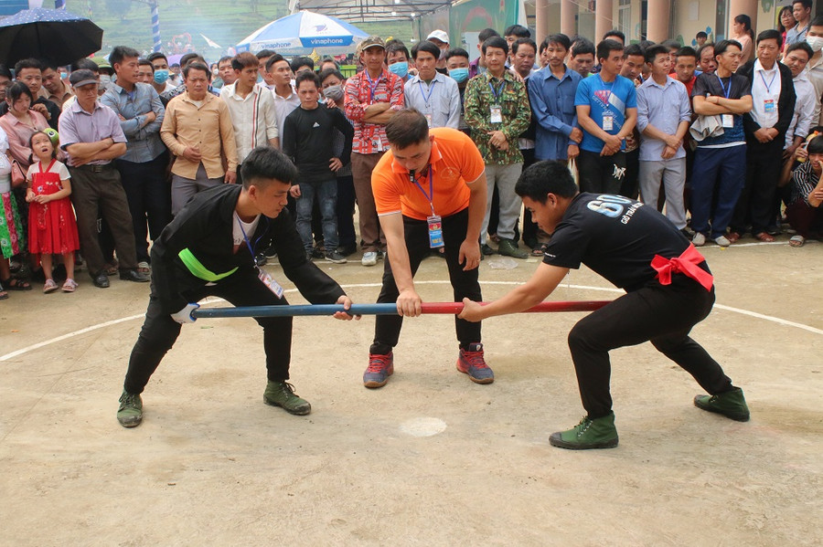 Nhiều hoạt động văn hóa, thể thao thu hút đông đảo bà con và du khách. Nhiều hoạt động văn hóa, thể thao thu hút đông đảo bà con và du khách.