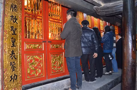 Hậu cung Bà chúa Kho mở cửa đón khách