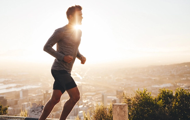 Tập thể dục giúp bạn cảm thấy sáng tạo và làm việc hiệu quả hơn sau đó. (Ảnh: ITN).