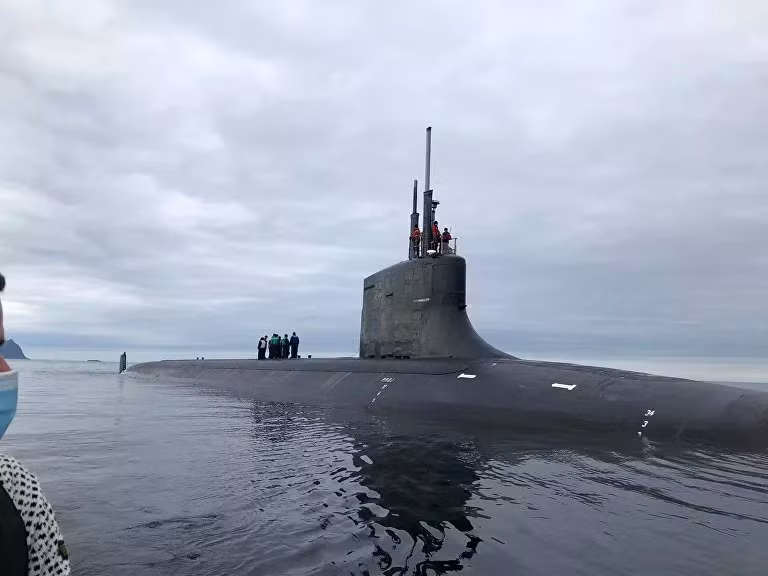 Hải quân Mỹ tiết lộ những bức ảnh đầu tiên về tàu ngầm tấn công bí mật USS Seawolf ảnh 1