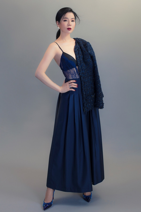 Lệ Quyên tháo sụn mũi gấp tránh hoại tử - 1