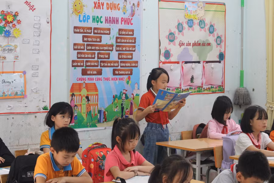 Việc tăng cường đầu tư cơ sở vật chất , trang thiết bị dạy học góp phần nâng cao chất lượng giáo dục.