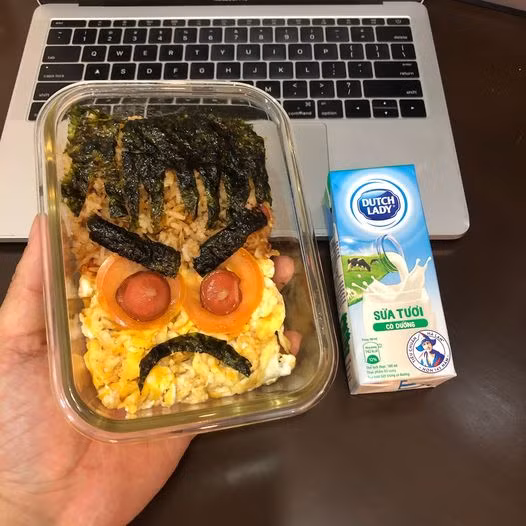 Làm vào 1 hôm dỗi chồng.