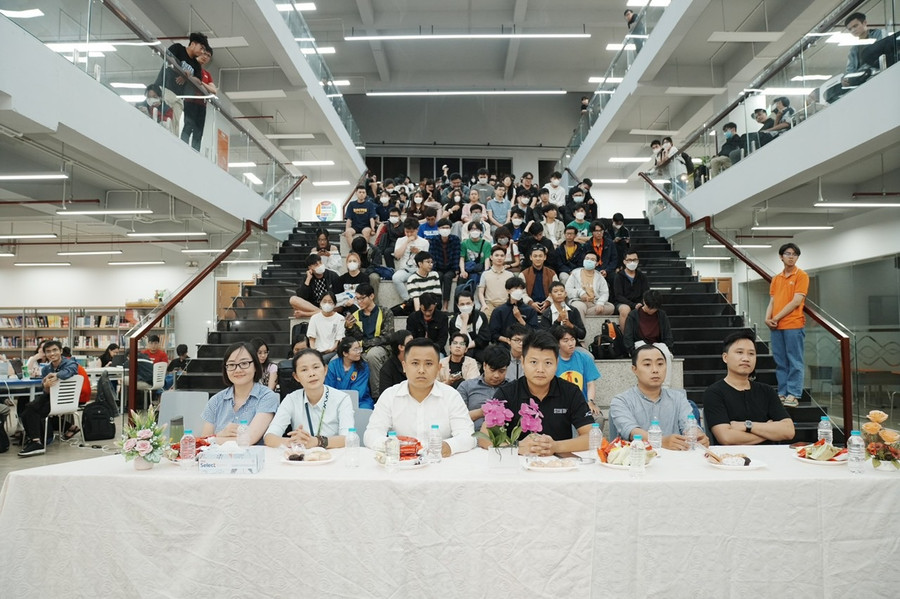 Ban tổ chức Talkshow “Choosing a Startup Idea”.