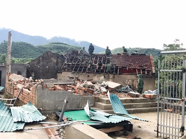 Với người dân thôn Hoa Tiến đây là trận lốc xoáy chưa từng có trong lịch sử của thôn này.