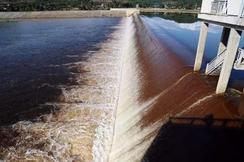 Đập dâng có màu đỏ "bền vững"