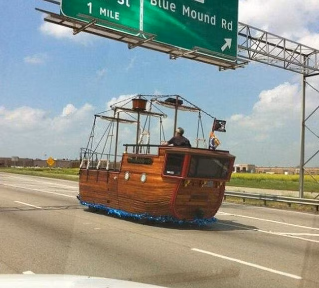 Không thể tin nổi những hình ảnh này lại xuất hiện trên phố - Hình 11