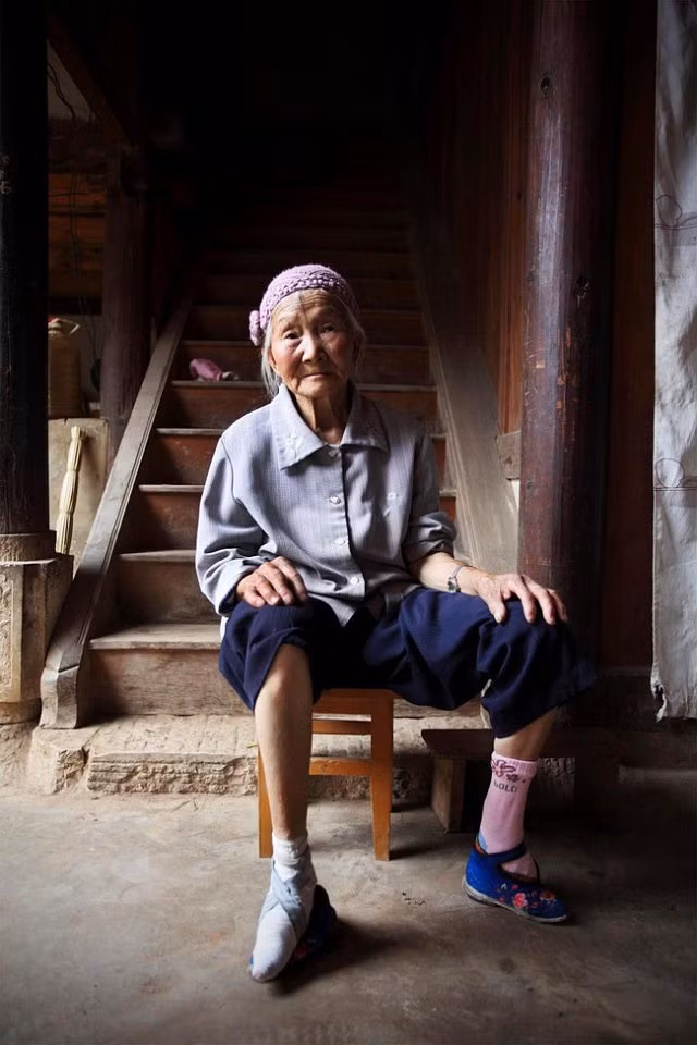 Tục Bó chân gót sen của Trung Quốc xưa: Hình ảnh những đôi chân rỉ máu và biến dạng khiến phụ nữ thời nay phải nín thở nổi da gà - Hình 17