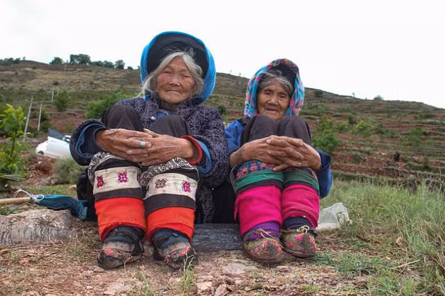 Tục Bó chân gót sen của Trung Quốc xưa: Hình ảnh những đôi chân rỉ máu và biến dạng khiến phụ nữ thời nay phải nín thở nổi da gà - Hình 14