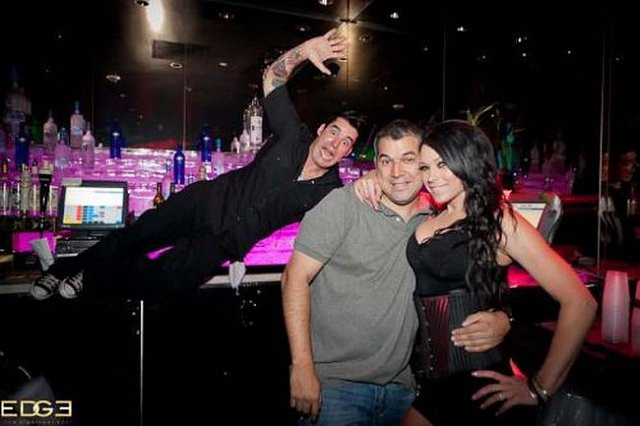 Muôn kiểu phá đám đáng ghét khi đang chụp ảnh sống ảo - Hình 8