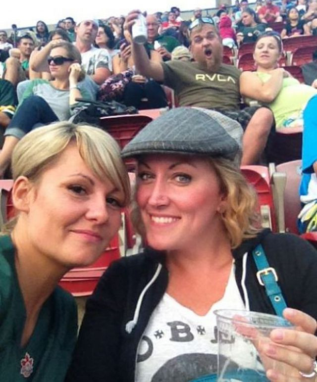 Muôn kiểu phá đám đáng ghét khi đang chụp ảnh sống ảo - Hình 5