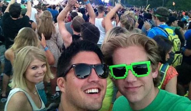 Muôn kiểu phá đám đáng ghét khi đang chụp ảnh sống ảo - Hình 12