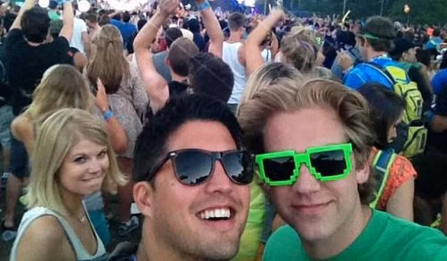 Muôn kiểu phá đám đáng ghét khi đang chụp ảnh sống ảo - Hình 12