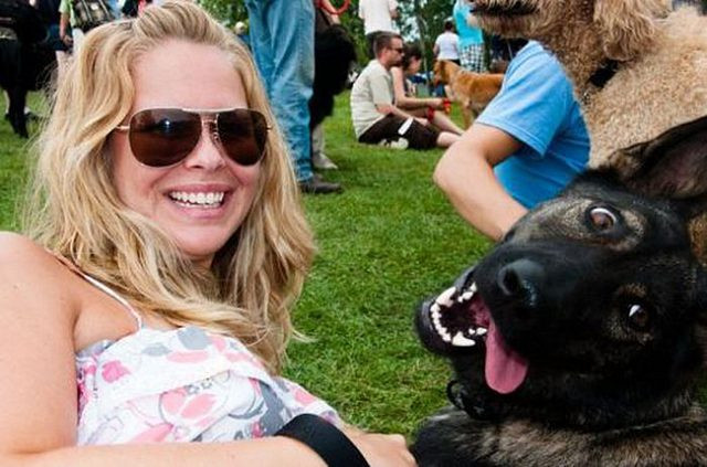 Muôn kiểu phá đám đáng ghét khi đang chụp ảnh sống ảo - Hình 15