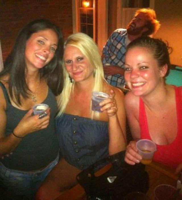 Muôn kiểu phá đám đáng ghét khi đang chụp ảnh sống ảo - Hình 6