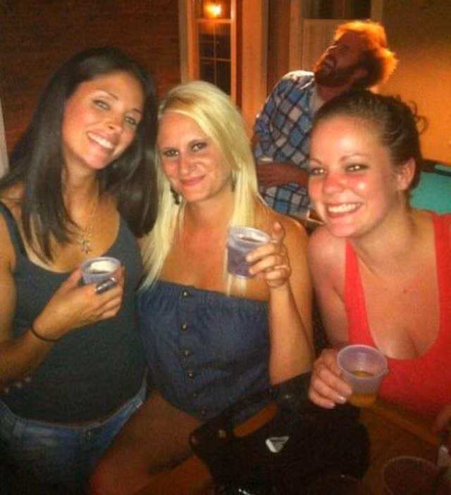 Muôn kiểu phá đám đáng ghét khi đang chụp ảnh sống ảo - Hình 6