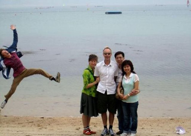 Muôn kiểu phá đám đáng ghét khi đang chụp ảnh sống ảo - Hình 2