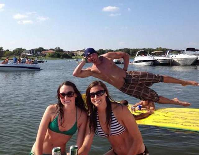 Muôn kiểu phá đám đáng ghét khi đang chụp ảnh sống ảo - Hình 4