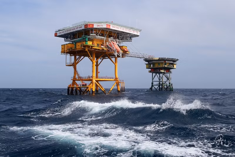 Nhà giàn DKI-11 Tư Chính - Tác giả Việt Vovi.