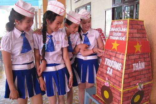Học sinh vẽ tranh, thiết kế mô hình về Hoàng Sa – Trường Sa
