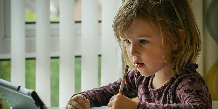 Trẻ mắc chứng khó đọc thường là những học sinh thông minh, có có năng khiếu và có nhiều động lực học tập. (Ảnh: ITN). Trẻ mắc chứng khó đọc thường là những học sinh thông minh, có có năng khiếu và có nhiều động lực học tập. (Ảnh: ITN).