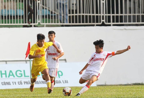 Hà Nội (áo vàng) đã giành chức vô địch U19 QG.