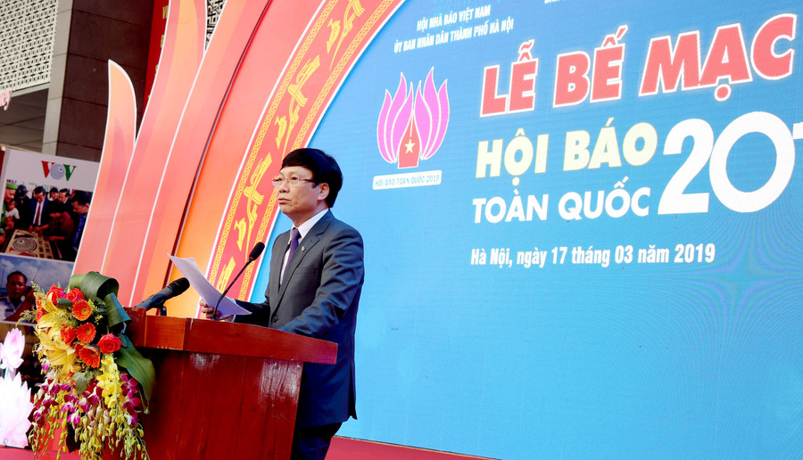 Phó Chủ tịch thường trực Hội Nhà báo Việt Nam, Trưởng BTC Hội báo toàn quốc 2019 Hồ Quang Lợi phát biểu tổng kết