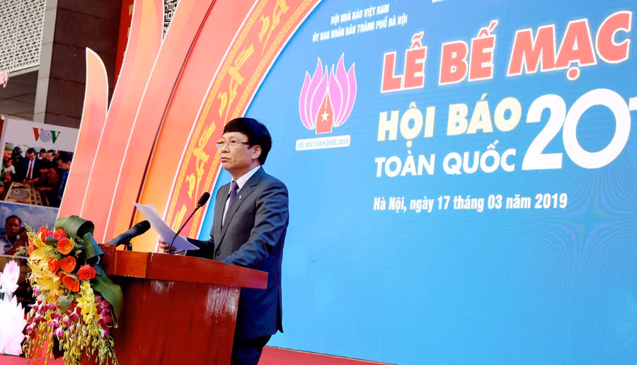 Phó Chủ tịch thường trực Hội Nhà báo Việt Nam, Trưởng BTC Hội báo toàn quốc 2019 Hồ Quang Lợi phát biểu tổng kết