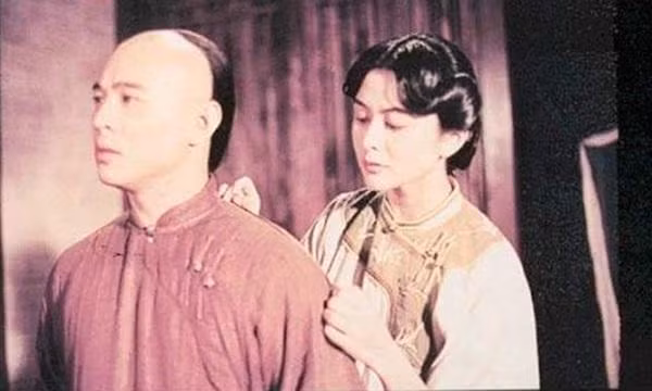 my nhan dep nhat hong kong duoc luu duc hoa to tinh va noi tui nhuc lay chong giau - 6