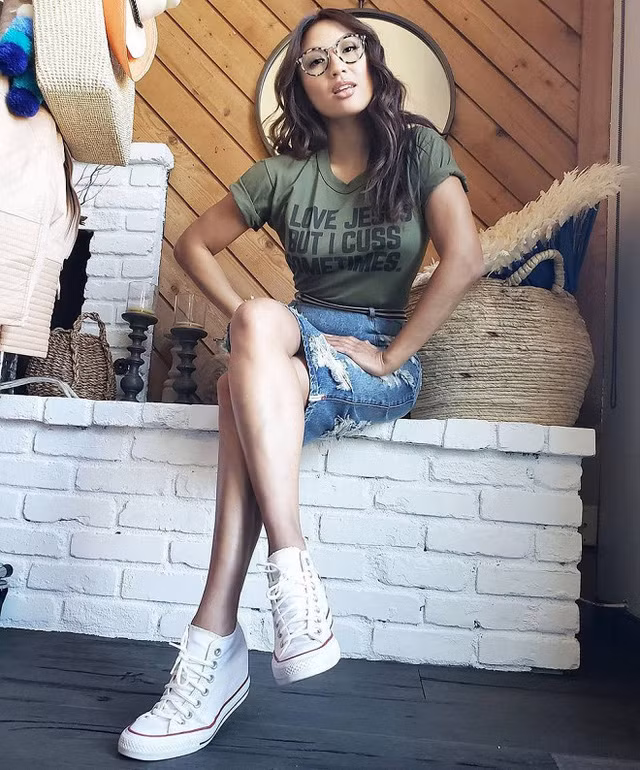 Nữ MC nóng bỏng gốc Việt dẫn hậu trường thảm đỏ của Oscar 2019 là ai? ảnh 14