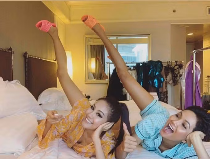 Sau tất cả, đây mới là món giầy hiệu mà Hoa hậu HHen Niê yêu nhất với giá chỉ 10.000 đồng-5