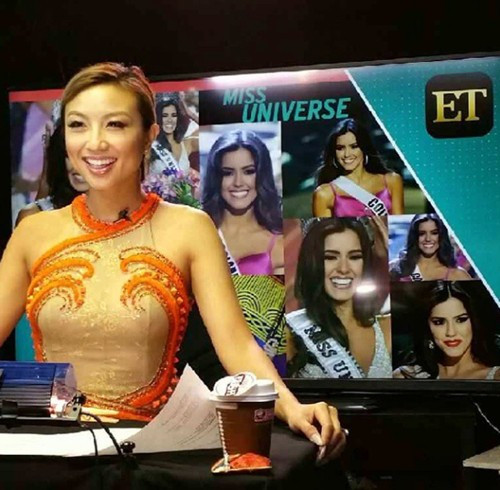 Nữ MC nóng bỏng gốc Việt dẫn hậu trường thảm đỏ của Oscar 2019 là ai? ảnh 7 Đặc biệt, cô còn được mời làm MC hậu trường cho Miss Universe 2012 và 2013.