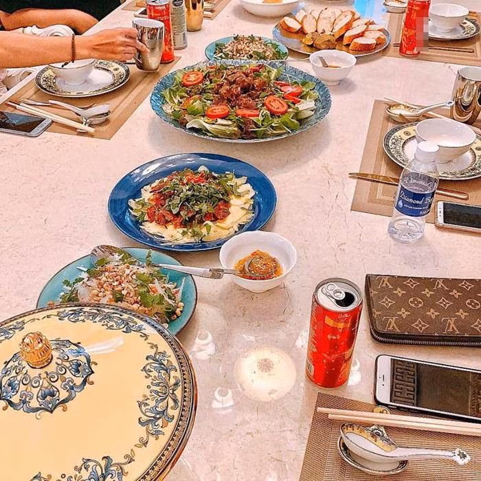 noi tieng dam dang nhung co dau trieu do lan khue van tung bi che nau te the nay - 7